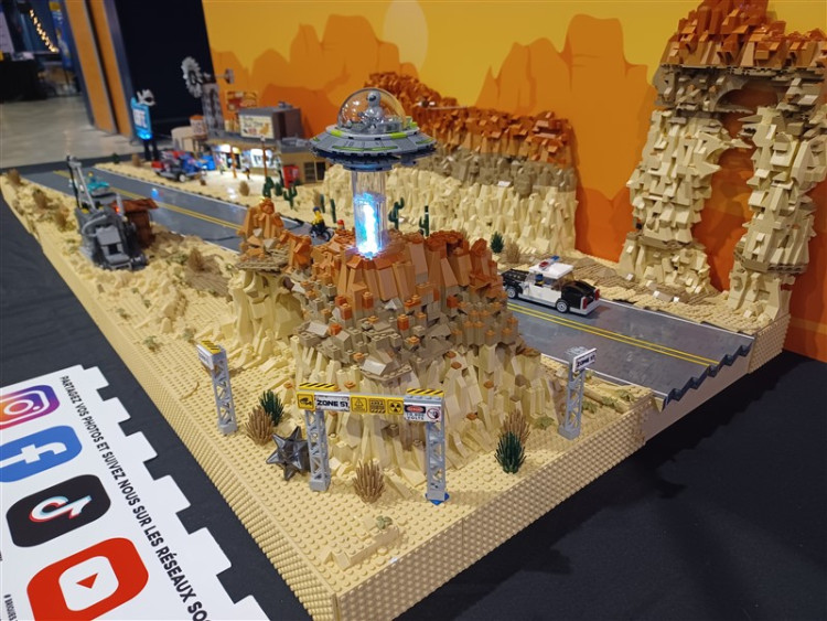 legomasterv5 (800 x 600).jpg
