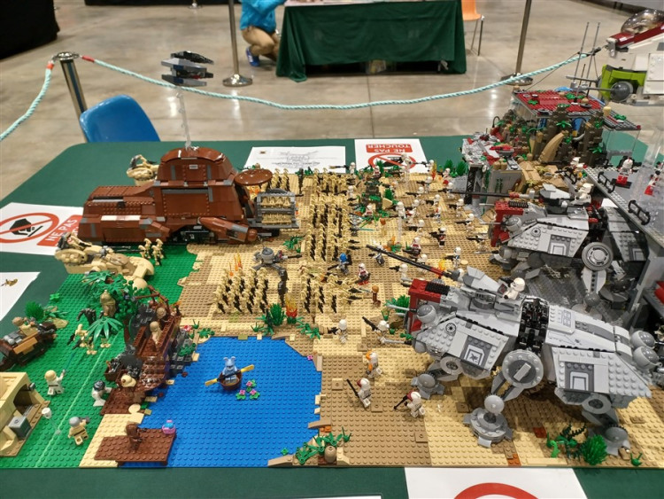 starwars v2 (900 x 675).jpg