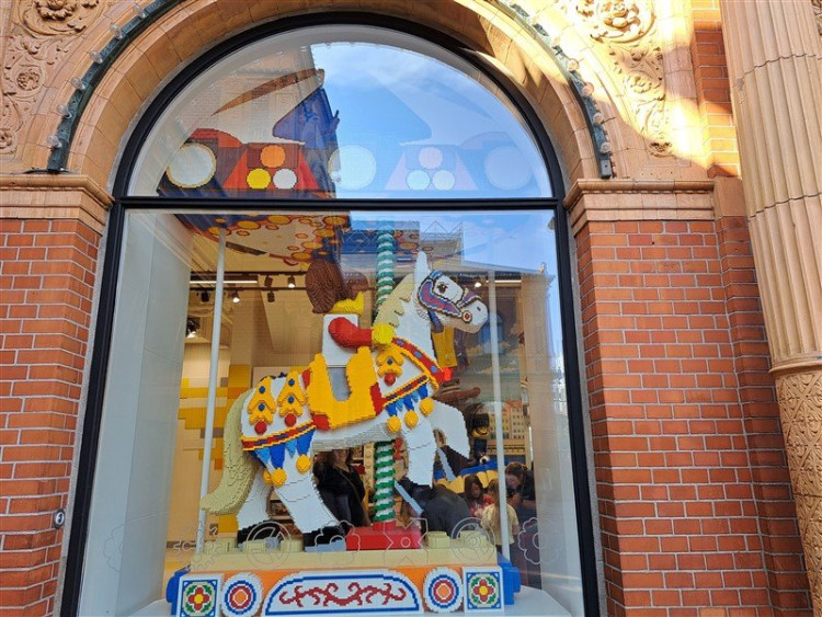 legostore2.jpg