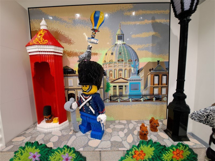 legostore1.jpg