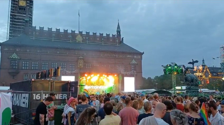 gaypride3.jpg