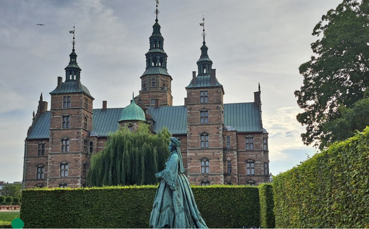 rosenborgcastle1.jpg