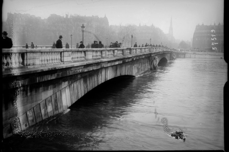 pont-de-lAlma-en-1910.jpeg