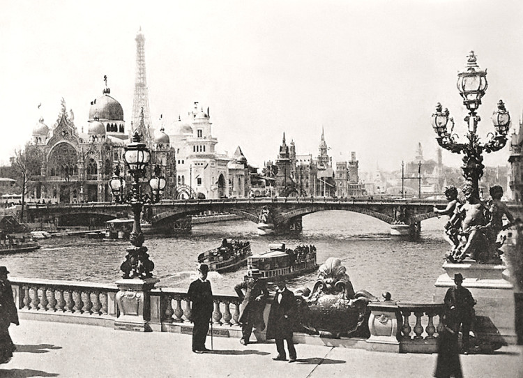 exposition pont alexandre III.jpg