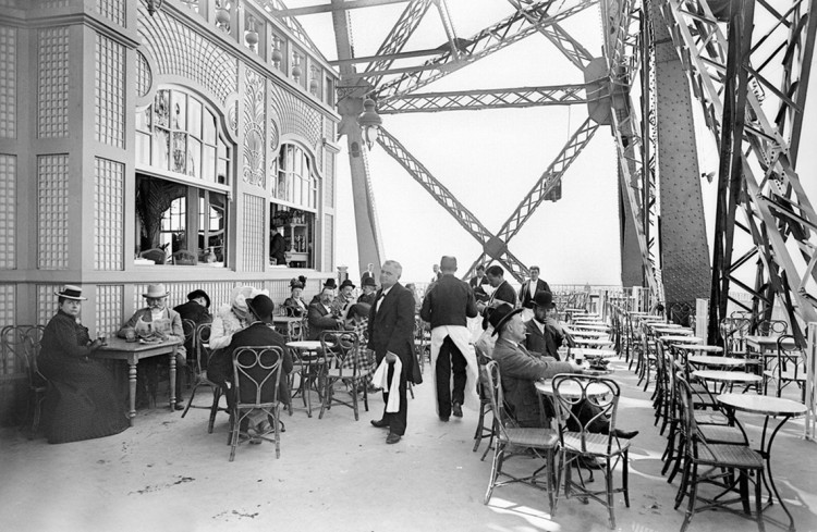 Café resto tour Eiffel.jpg