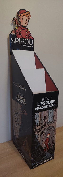 Présentoir Spirou 1 copie.jpg