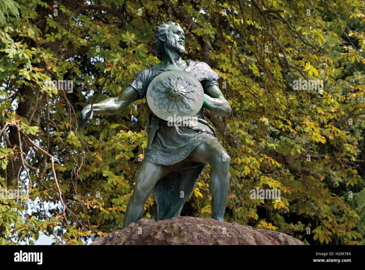 portugal-statue-de-chef-lusitane-viriato-a-viseu-h2m784.jpg