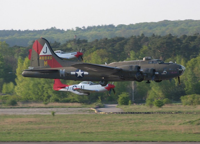 b17gflyingfortressfazdx_Light.jpg