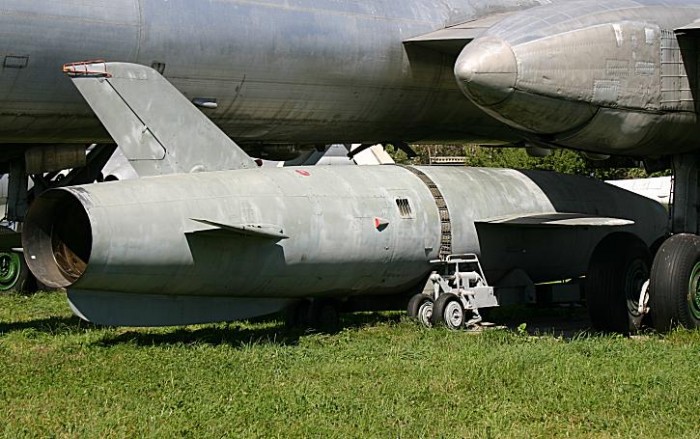 Vue AR du missile Kh 20.jpg