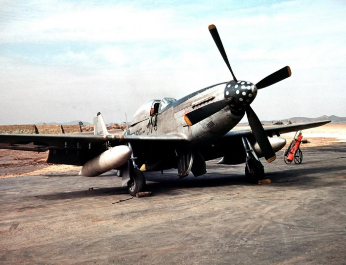 Corée Tornado 45thTRSPolkaDotSquadronRF-51DMustangKimpo1952.jpg