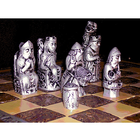 _Pieces-de-jeu-d-echecs-GOTHIQUE-avec-dorures-vue-1.jpg